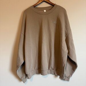 Alo Yoga Accolade Crew Neck Pullover Women XL Sweatshirt GUC Gravel TAUPE Beige